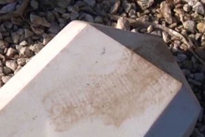Za svaku osudu: Oskrnavljen grob na pravoslavnom groblju u Orahovcu