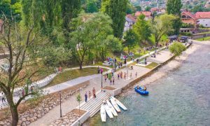 Služi kao park i igralište: Novu gradsku plažu u Banjaluci građani posjećuju i u jesen