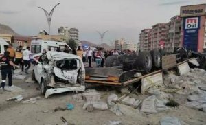 U dvije saobraćajne nesreće u Turskoj poginule 32 osobe VIDEO