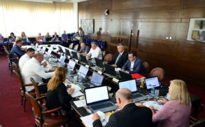 Vlada FBiH donijela odluku: Opštinama i gradovima 39 miliona KM
