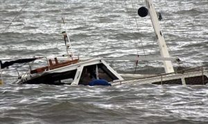 Potonuo brodić krcat putnicima: Najmanje 23 žrtve, desetine se vode kao nestali