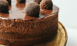 Čokoladna bomba od pet sastojaka: Recept za Fererro tortu