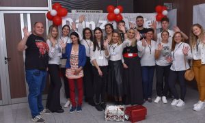 Održan humanitarni koncert: Za liječenje Anđele Tanacković prikupljeno 6.600 KM
