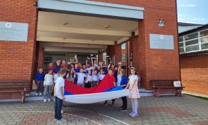 Pale njeguje tradiciju i običaje: Osnovci obilježili Dan srpskog jedinstva