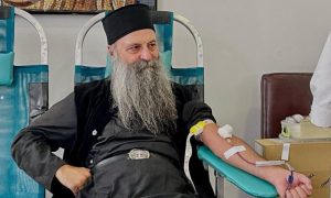 Patrijah Porfirije darivao krv: Pozvao i druge ljude da pomognu bližnjima