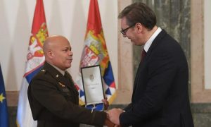 Orden srpske zastave drugog stepena: Vučić odlikovao američkog generala