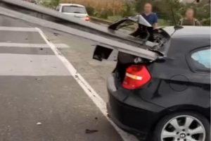 Stravičan snimak nesreće: Bankina probila automobil VIDEO