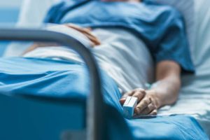 Nesrećni muškarac u bolnici: Mašina za branje kukuruza odsjekla rataru prste