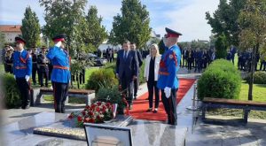 Obilježavanje godišnjice smrti Milana Јelića: Vijence na grob položili Cvijanović i Dodik