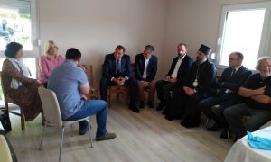 Oštećena im kuća u zemljotresu: Cvijanovićeva i Dodik posjetili porodicu Vranjanin