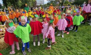 Drugi dan Jesenjeg festivala: Najmlađi Banjalučani kreativnim kostimima “obojili” park FOTO/VIDEO