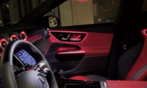 Nevjerovatan utisak: Unutrašnjost novog Mercedes-Benz GLC noću VIDEO