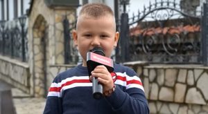 Obožava Baju Malog Knindžu: Upoznajte dječaka Konstantina koji je postao hit na društvenim mrežama VIDEO