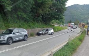 Saobraćaj se odvija naizmjenično: U sudaru dva vozila ima povrijeđenih osoba