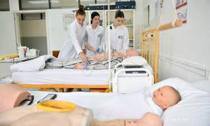 Značajna pomoć za Medicinsku školu: Poboljšani uslovi za praktičnu nastavu FOTO