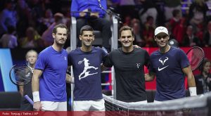 Ovo vidite sad, pa više nikada: Đoković, Federer, Nadal i Mari odigrali dublove, jedan poen oduševio London VIDEO