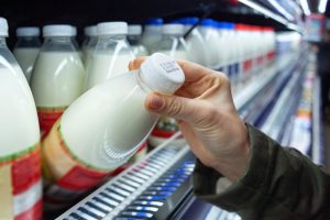 Usorac traži reakciju Košarca: Uvesti prelevmane na uvoz mijeka i mliječnih proizvoda