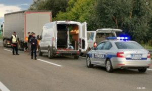 Detalji strašne nesreće na auto-putu: Holanđanin poginuo nakon što je autom udario u kamion