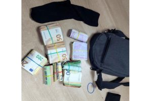 Na Horgošu i Preševu zaplijena skoro 40.000 evra: Novac skriven u muškim čarapama