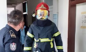 Uručeni kompleti lične opreme: Vatrogasno-spasilačkoj jedinici Gacko nove uniforme
