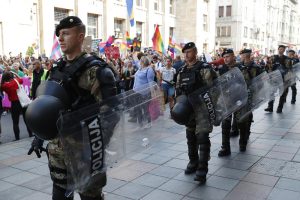 Povodom zabranjenih šetnji nadležni poručuju: Svako okupljanje preko 20 ljudi biće kažnjeno