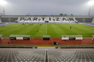 Drama na stadionu Partizana: Omladincu Brage pozlilo na terenu