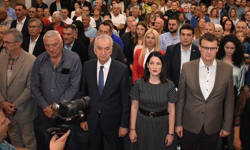 ATV o čudnom okruženju: Ko je sjedio pored Šarovića i Trivićeve u Palama