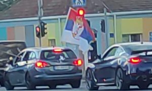Mladić zaradio kaznu u svatovima: Srpska zastava se vijorila Vukovarom FOTO