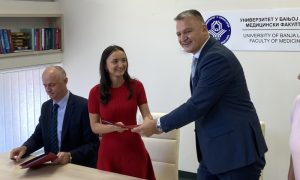 Nagrada za sav trud: Ivana Dujaković dobila posao – najbolji student stomatologije
