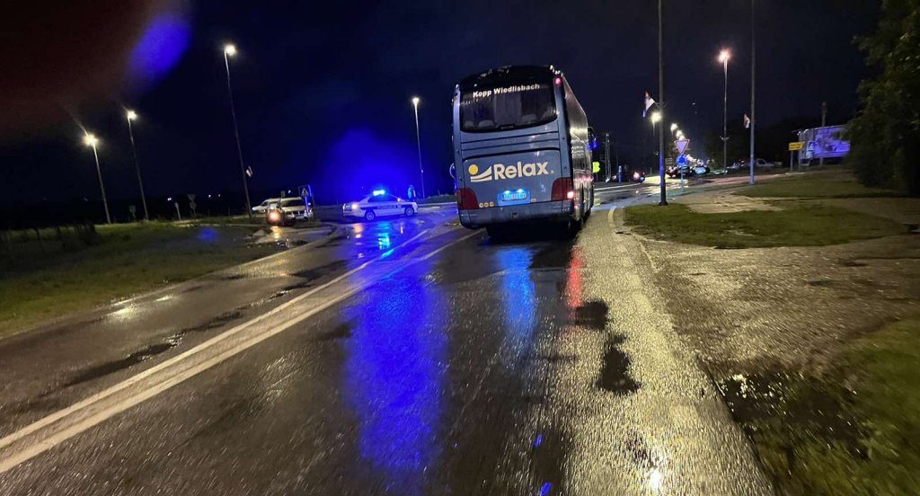 U sudaru dva vozila poginule dvije osobe
