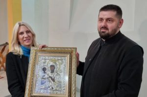 Zadovoljna što je podržala rekonstrukciju: Cvijanovićeva posjetila hram u Rudicama kod Novog Grada FOTO