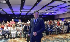Opozicija trijumfovala: Bećirović proglasio pobjedu u utrci za člana Predsjedništva BiH