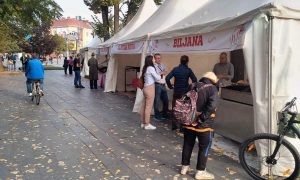 Počeo četvrti “Ćevap fest”: Parkom Petar Kočić se širi miris najpoznatije banjalučke delicije