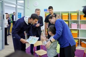 Đoković i Alkaras posjetili dječiju bolnicu u Astani
