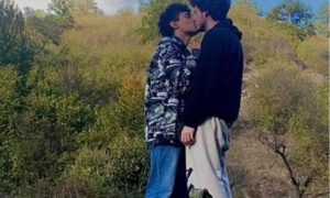 Zajedno skočili sa mosta: Mladi gej par podijelio posljednji poljubac prije smrti
