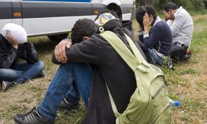 Usluge naplaćivali 2.400 evra po osobi: Uhapšena trojica krijumčara migranata