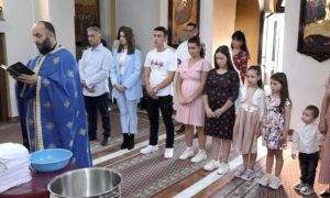 Život u slozi i veselju: Krstilo se devet Milinkovića iz Crne Doline