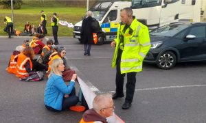 Aktivisti blokirali putne pravce: Britanska policija uhapsila 54 osobe