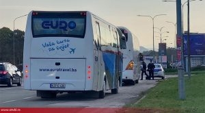 Na prijedorskoj petlji velika gužva: MUP kontroliše autobuse koji pristižu na miting u Banjaluci