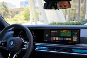 Čekanje u vozilu postaje znatno podnošljivije: Novi BMW donosi video igrice na ekranu