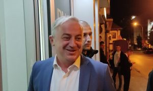 “Neka se malo prže”: Borenović stigao u štab PDP-a VIDEO