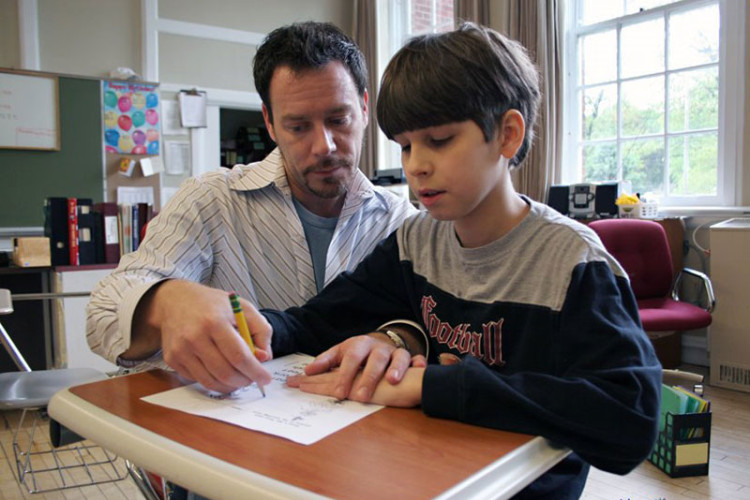 Asistenata sve manje: U Srpskoj se povećava broj djece kojima je potrebna pomoć