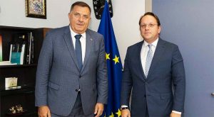 Dodik sa Varheljijem: Sumnja da BiH s međunarodnom upravom može ostvariti bilo kakav napredak