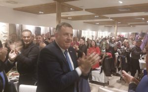 Dodik na Palama proslavlja izbornu pobjedu:  Nastavljamo da se borimo za našu Srpsku FOTO