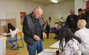 Glasački listići sa dodatnom zaštitom: U Hozićima glasanje protiče bez problema