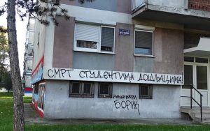 Šokantan grafit osvanuo u Banjaluci: “Da pokažemo onima koji tako misle i pišu da to nije dobro” FOTO