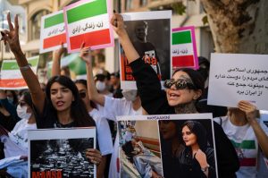 Iran se ne smiruje: Masovnim protestima se pridružili i studenti i Kurdi