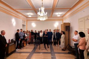 Uz podršku profesora: Banjalučki gimnazijalci otvorili izložbu “Ko su bile žrtve nacista”