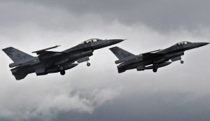 Izraelski avioni gađali mete u Damasku