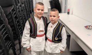 Talentom za pjesmu oduševljavaju publiku: Braća Lukić krajiškom pjesmom čuvaju tradiciju